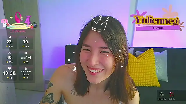 Snapshot of Yulienneg chatting on February 11, 2026, 10:31 pm Yulienneg online show from February 11, 2026, 10:31 pm