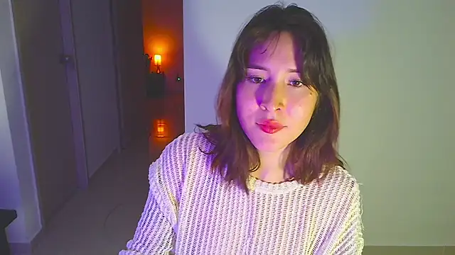 Snapshot of Yulienneg chatting on April 3, 2026, 3:24 am Yulienneg online show from April 3, 2026, 3:24 am