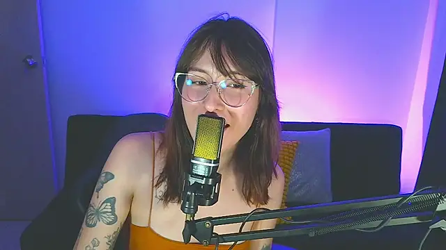 Yulienneg online show from May 23, 2026, 1:59 am