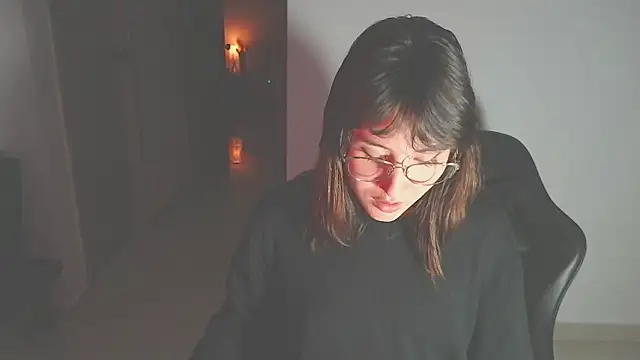 Snapshot of Yulienneg chatting on April 16, 2026, 2:34 am Yulienneg online show from April 16, 2026, 2:34 am