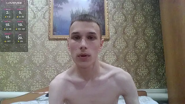 Snapshot of your___honeyy chatting on November 4, 2025, 9:57 am your honeyy online show from November 4, 2025, 9:57 am