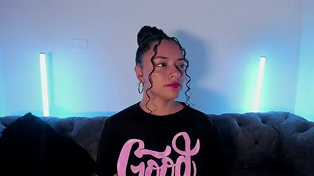 Snapshot of Angellit_Afrodita_ chatting on December 2, 2025, 11:12 am Angellit Afrodita online show from December 2, 2025, 11:12 am