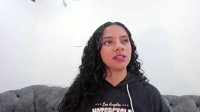 Snapshot of Angellit_Afrodita_ chatting on November 21, 2025, 10:25 am Angellit Afrodita online show from November 21, 2025, 10:25 am