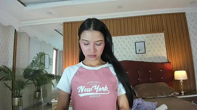 Sophie Calloway online show from March 25, 2026, 2:16 pm