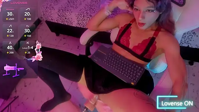 Snapshot of MilkWhore1 chatting on January 5, 2026, 8:01 pm MilkWhore1 online show from January 5, 2026, 8:01 pm