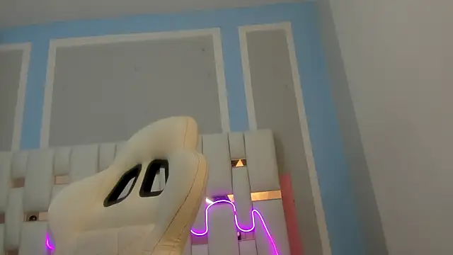 Snapshot of MilkWhore1 chatting on February 9, 2026, 7:45 pm MilkWhore1 online show from February 9, 2026, 7:45 pm