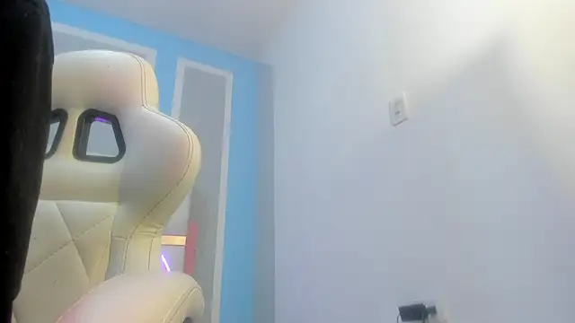 Snapshot of MilkWhore1 chatting on February 11, 2026, 7:25 pm MilkWhore1 online show from February 11, 2026, 7:25 pm