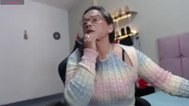 SolVegaNaciente online show from November 2, 2025, 3:22 am