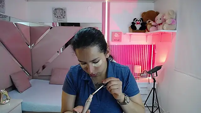 Mia garcia28 online show from July 9, 2026, 2:38 pm