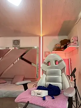 Mia garcia28 online show from November 17, 2025, 12:53 pm