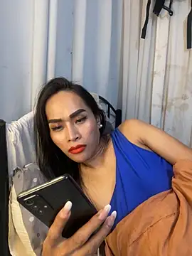 Snapshot of RomanticPearlTS chatting on November 13, 2025, 2:04 am RomanticPearlTS online show from November 13, 2025, 2:04 am