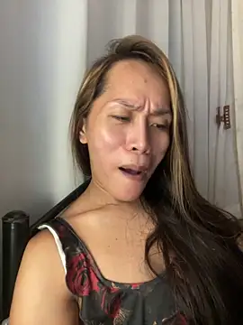 Snapshot of RomanticPearlTS chatting on February 15, 2026, 7:51 am RomanticPearlTS online show from February 15, 2026, 7:51 am