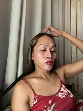 Snapshot of RomanticPearlTS chatting on February 25, 2026, 2:50 pm RomanticPearlTS online show from February 25, 2026, 2:50 pm