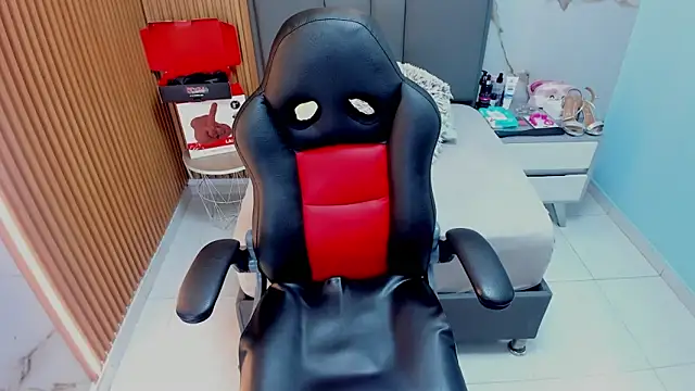 Snapshot of Isisleroy1 chatting on November 10, 2025, 3:00 am Isisleroy1 online show from November 10, 2025, 3:00 am