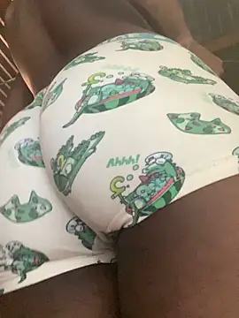 Eyebrows12 online show from April 3, 2026, 10:05 pm