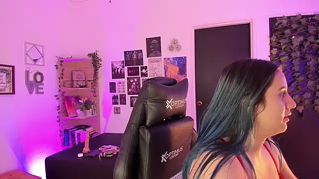 Snapshot of Lana_Herondale chatting on November 22, 2025, 9:08 am Lana Herondale online show from November 22, 2025, 9:08 am