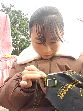 Snapshot of Sunyinn chatting on December 23, 2025, 9:41 am Sunyinn online show from December 23, 2025, 9:41 am