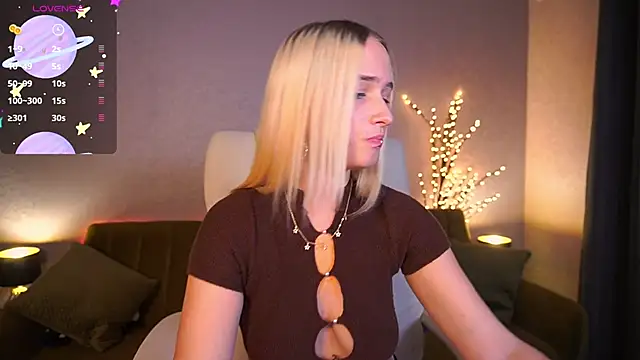 Snapshot of LilElfie chatting on September 12, 2025, 7:02 pm LilElfie online show from September 12, 2025, 7:02 pm