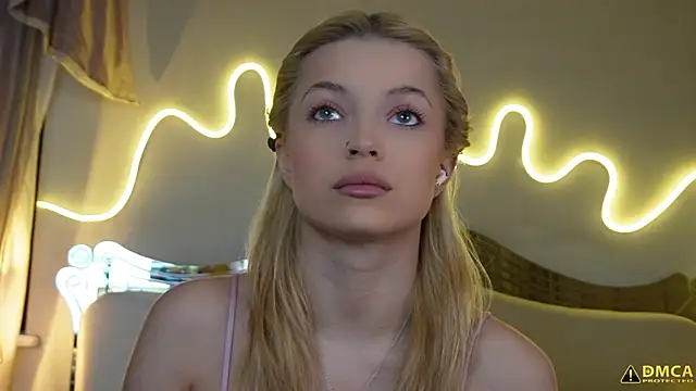 kellypeachcake online show from November 23, 2025, 5:17 am