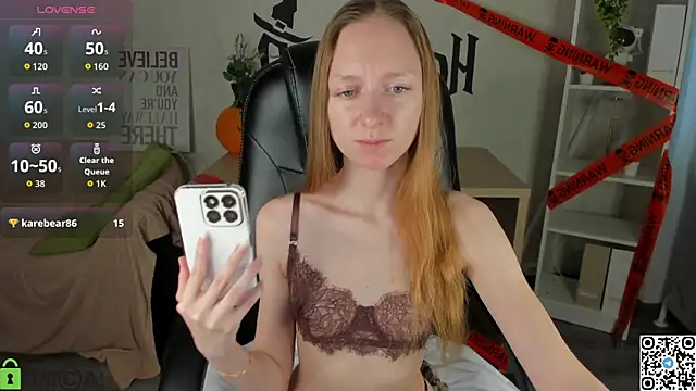 Snapshot of Mia_E1fie chatting on October 31, 2025, 8:22 am Mia E1fie online show from October 31, 2025, 8:22 am