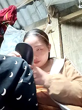 Snapshot of PhamPhung chatting on October 10, 2025, 3:02 pm PhamPhung online show from October 10, 2025, 3:02 pm