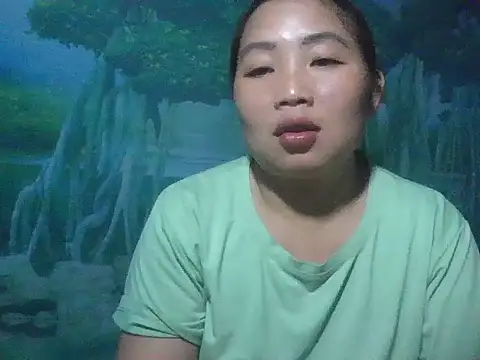 Snapshot of PhamPhung chatting on October 6, 2025, 12:17 pm PhamPhung online show from October 6, 2025, 12:17 pm