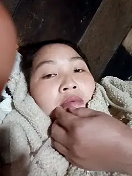 Snapshot of PhamPhung chatting on December 17, 2025, 2:11 pm PhamPhung online show from December 17, 2025, 2:11 pm