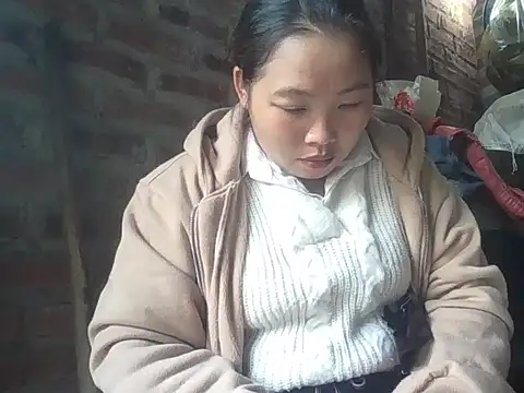 Snapshot of PhamPhung chatting on January 13, 2026, 3:32 am PhamPhung online show from January 13, 2026, 3:32 am