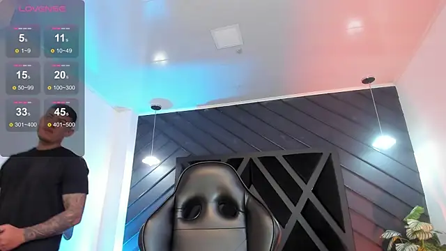 Snapshot of marco_garciia_ chatting on December 15, 2025, 11:20 pm marco garciia online show from December 15, 2025, 11:20 pm