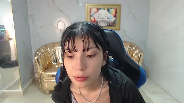 Snapshot of verana_s chatting on October 24, 2025, 8:35 am verana s online show from October 24, 2025, 8:35 am