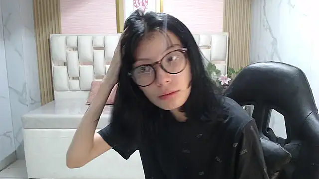 Snapshot of verana_s chatting on October 27, 2025, 2:56 am verana s online show from October 27, 2025, 2:56 am