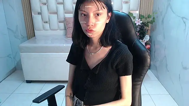 Snapshot of verana_s chatting on October 23, 2025, 3:16 am verana s online show from October 23, 2025, 3:16 am