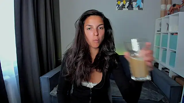 Snapshot of Guilana_baby chatting on November 16, 2025, 12:21 pm Guilana baby online show from November 16, 2025, 12:21 pm