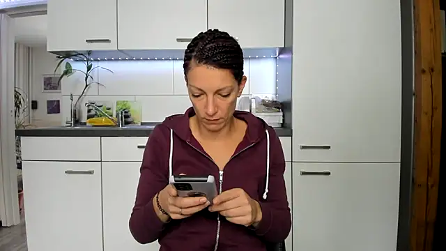 Snapshot of Axunamun chatting on November 25, 2025, 8:47 am Axunamun online show from November 25, 2025, 8:47 am