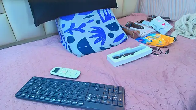 Snapshot of sweet_amye chatting on October 11, 2025, 7:15 pm sweet amye online show from October 11, 2025, 7:15 pm