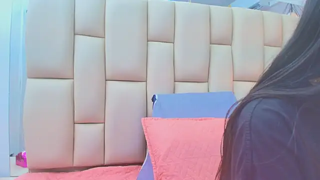 Snapshot of sweet_amye chatting on December 14, 2025, 7:19 pm sweet amye online show from December 14, 2025, 7:19 pm