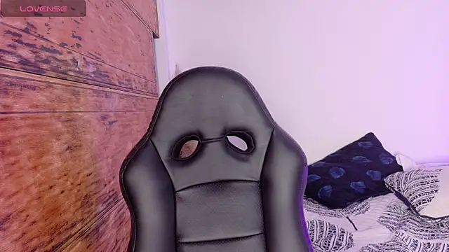 vela-kimm online show from December 18, 2025, 7:29 pm