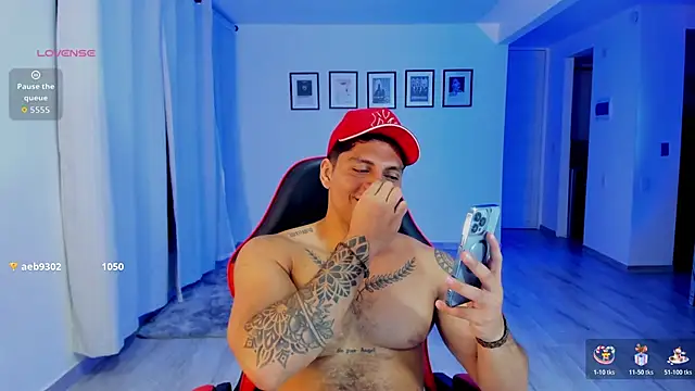 Nicolasmontoya16 online show from November 5, 2025, 4:04 am