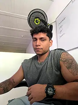 Nicolasmontoya16 online show from September 13, 2025, 8:09 pm