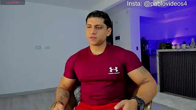 Nicolasmontoya16 online show from September 15, 2025, 4:02 am