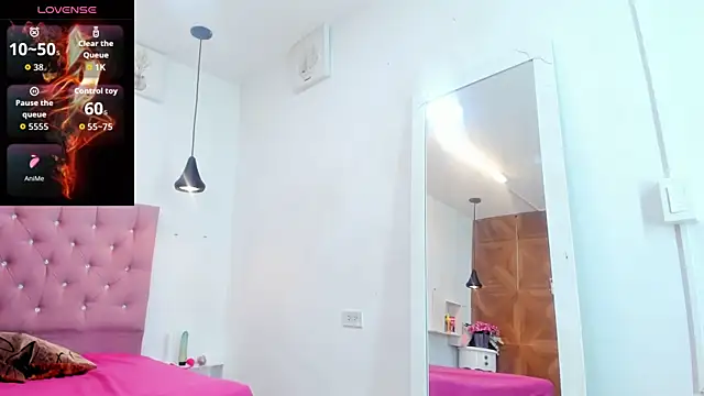 Snapshot of sienna_glow chatting on September 25, 2025, 12:44 pm sienna glow online show from September 25, 2025, 12:44 pm