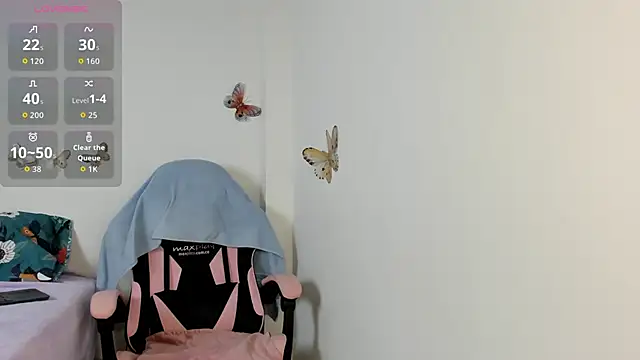 Snapshot of mari-ross chatting on October 31, 2025, 1:02 am mari-ross online show from October 31, 2025, 1:02 am