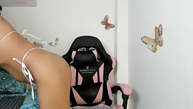 Snapshot of mari-ross chatting on December 2, 2025, 2:12 am mari-ross online show from December 2, 2025, 2:12 am