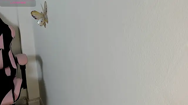 Snapshot of mari-ross chatting on December 1, 2025, 1:28 am mari-ross online show from December 1, 2025, 1:28 am