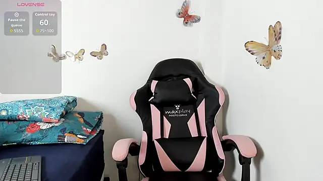 Snapshot of mari-ross chatting on October 29, 2025, 2:10 am mari-ross online show from October 29, 2025, 2:10 am