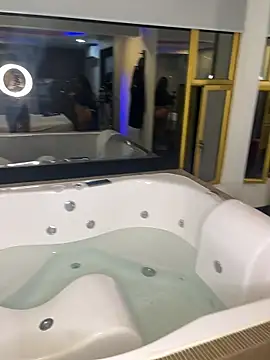 Snapshot of aphrodita_hotaz chatting on October 26, 2025, 4:13 am aphrodita hotaz online show from October 26, 2025, 4:13 am