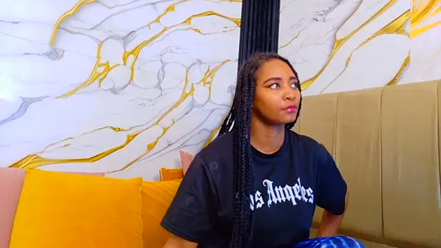 AmbarSmit online show from March 17, 2026, 4:04 am