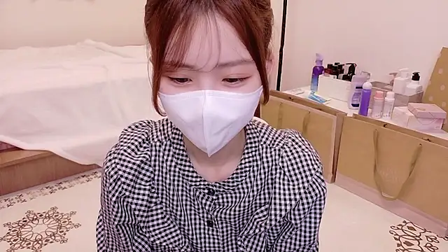 Snapshot of Ema_o0_chan chatting on September 14, 2025, 11:43 am Ema o0 chan online show from September 14, 2025, 11:43 am