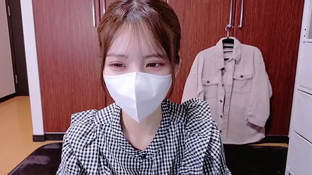 Snapshot of Ema_o0_chan chatting on September 30, 2025, 5:02 am Ema o0 chan online show from September 30, 2025, 5:02 am