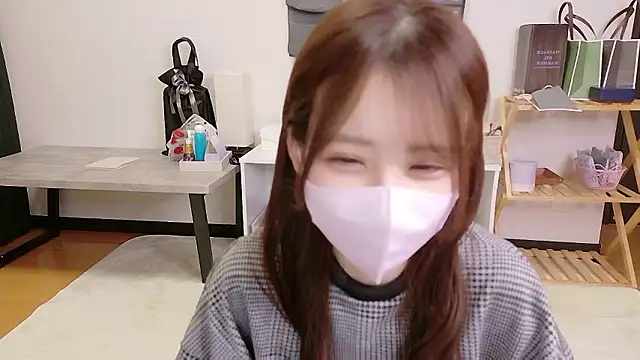 Snapshot of Ema_o0_chan chatting on November 18, 2025, 6:17 am Ema o0 chan online show from November 18, 2025, 6:17 am